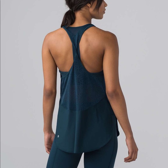 Lululemon Twist and Train Tank - Picture 2 of 9